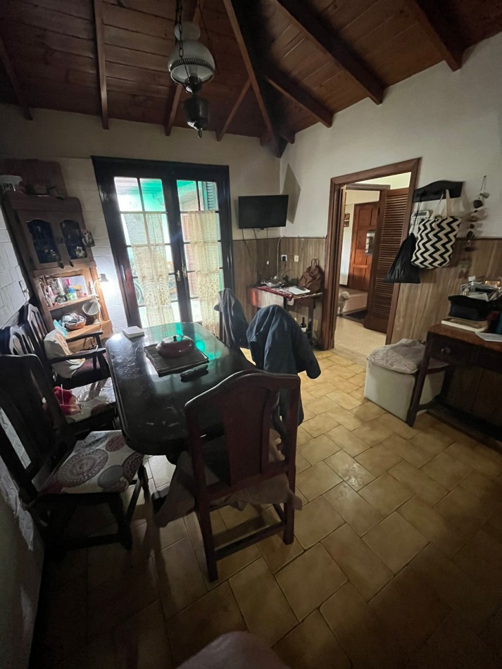 Hermoso chalet en barrio Los Pinares. Terreno de 10x33