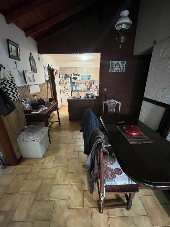 Hermoso chalet en barrio Los Pinares. Terreno de 10x33