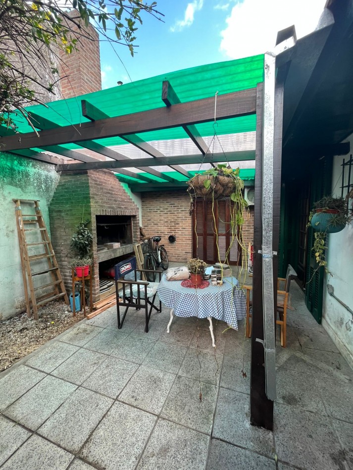 Hermoso chalet en barrio Los Pinares. Terreno de 10x33