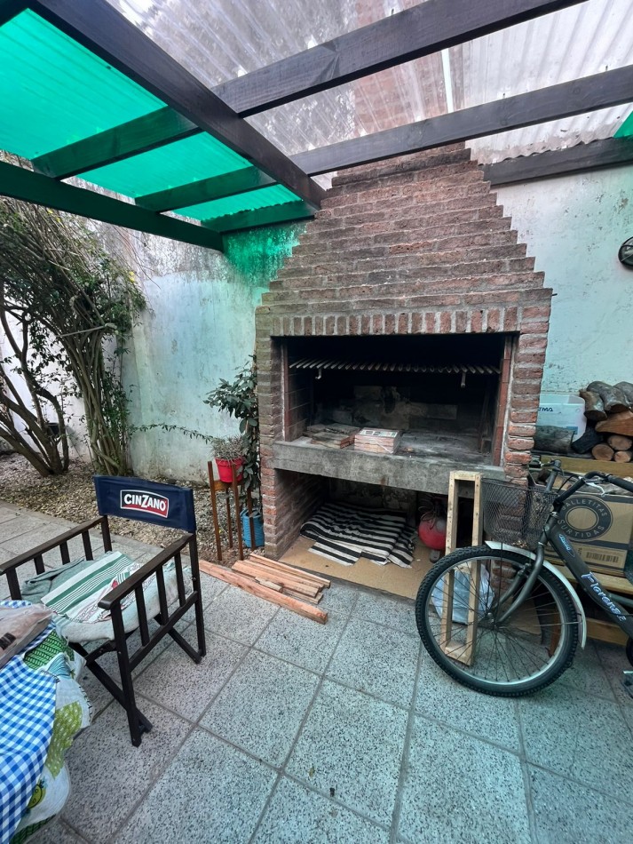 Hermoso chalet en barrio Los Pinares. Terreno de 10x33
