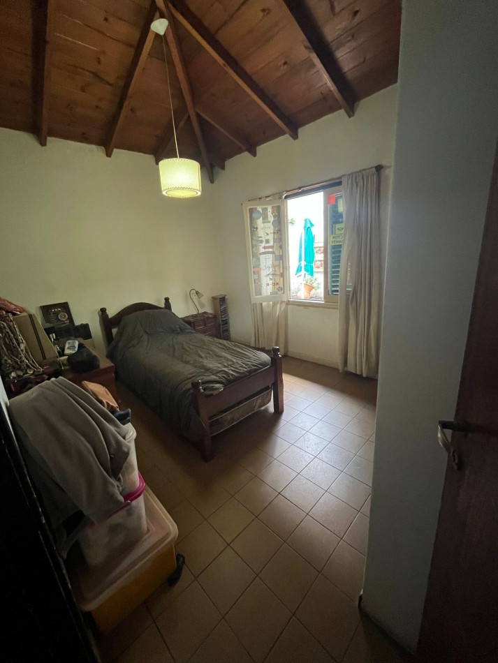 Hermoso chalet en barrio Los Pinares. Terreno de 10x33