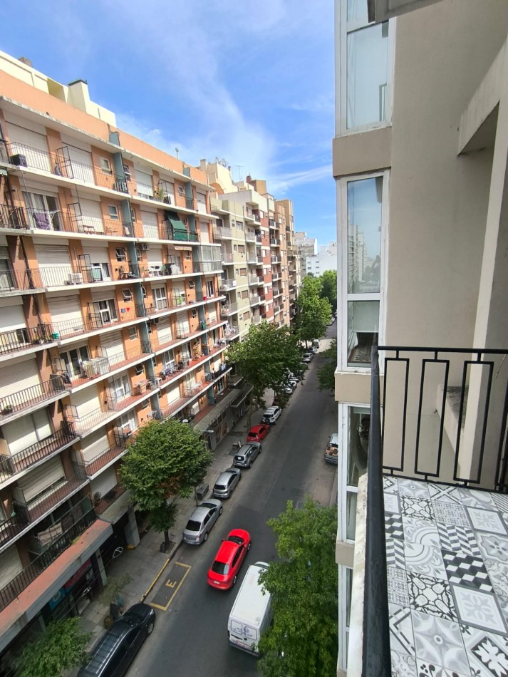 2 AMB A LA CALLE CON BALCON