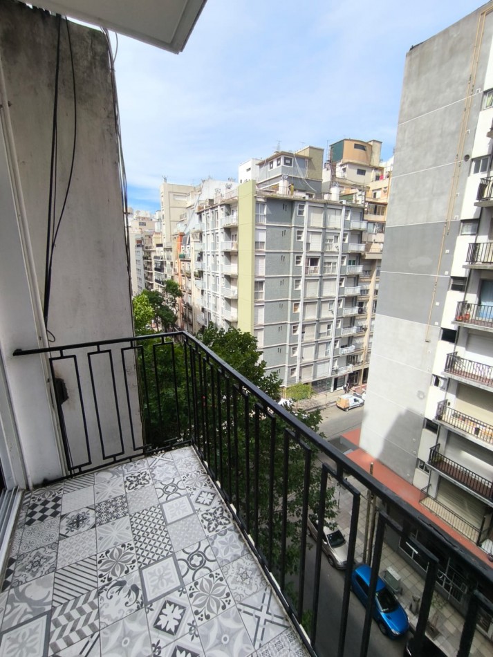 2 AMB A LA CALLE CON BALCON