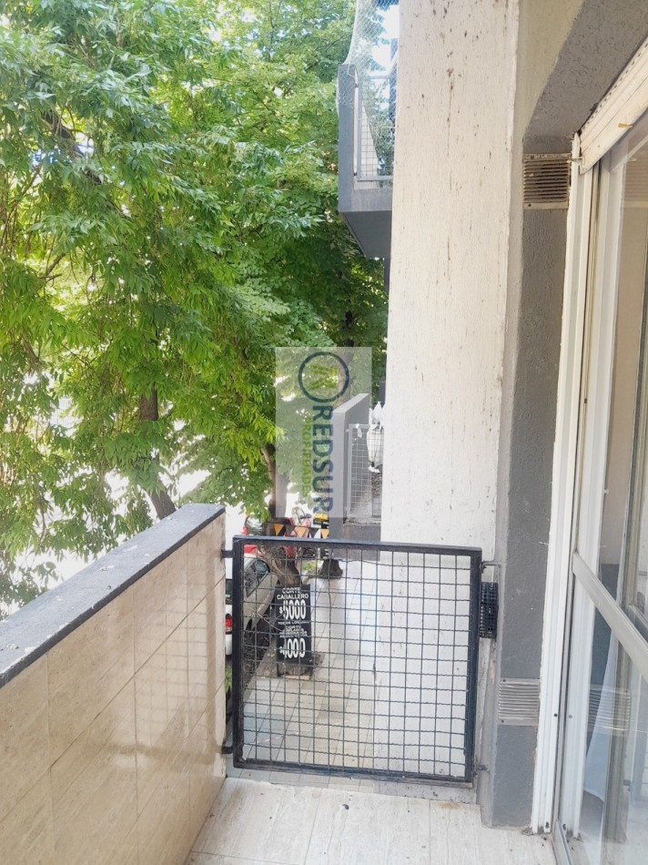 2 amb a la calle con balcon reciclado