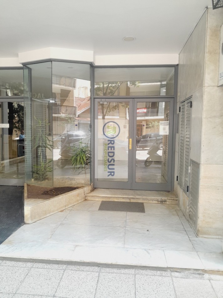 2 amb a la calle con balcon reciclado