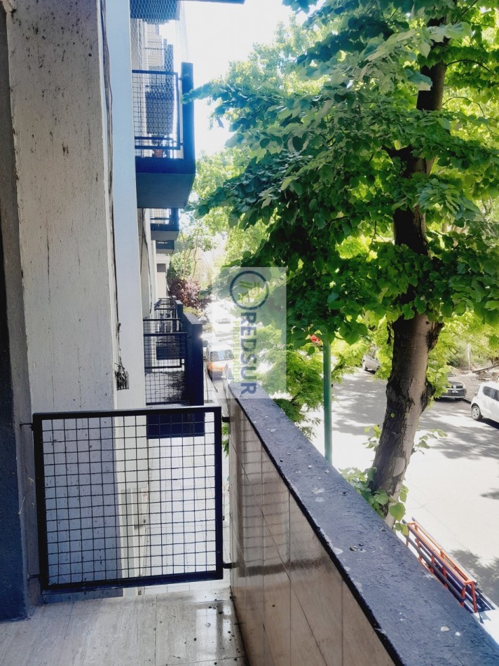 2 amb a la calle con balcon reciclado