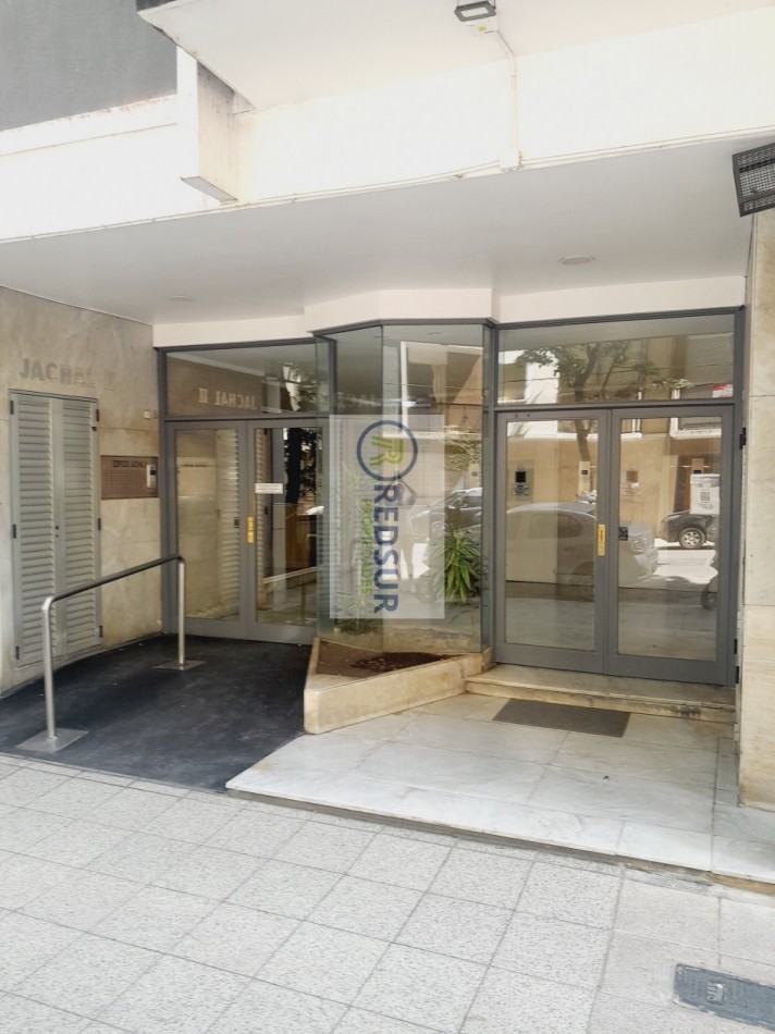 2 amb a la calle con balcon reciclado