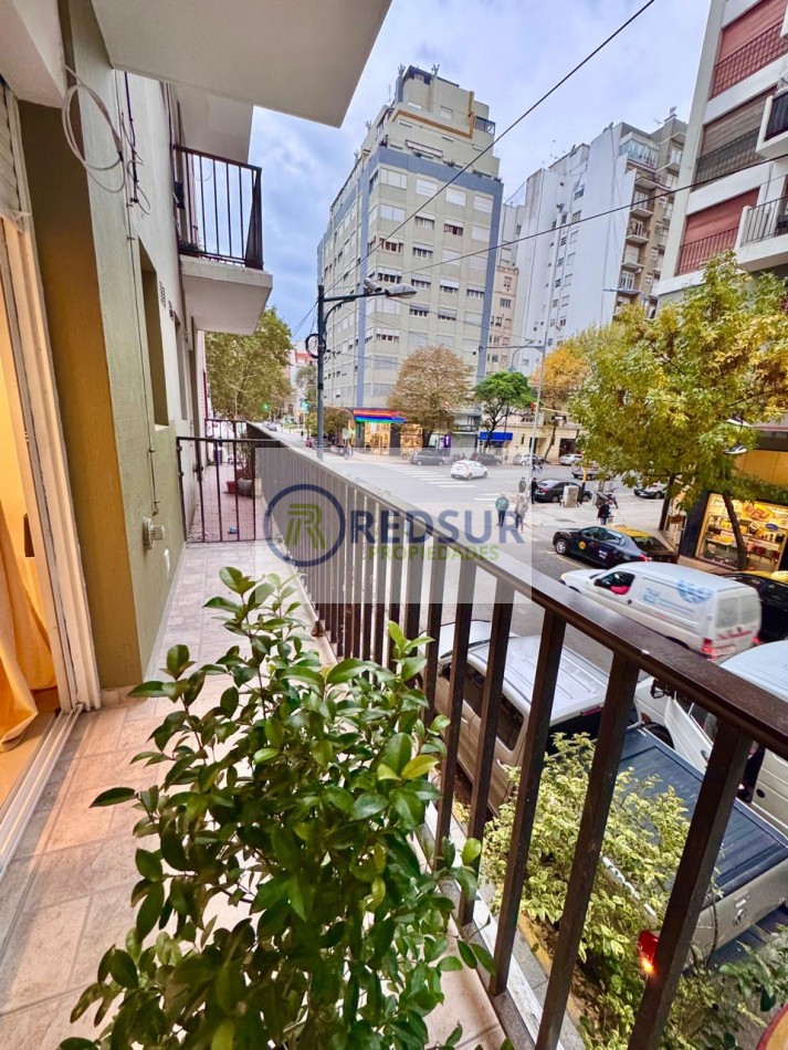 1 AMB A LA CALLE CON BALCON