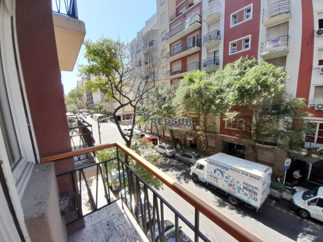  3 AMBIENTES CON BALCON A LA CALLE
