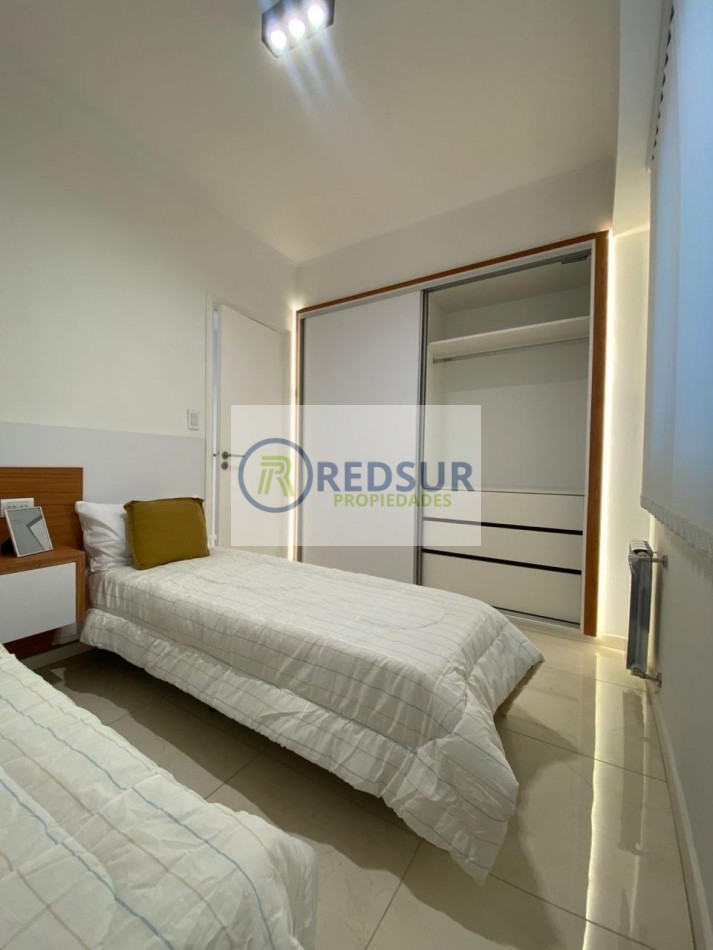 3 ambientes a la calle con balcon frances y vista al mar 