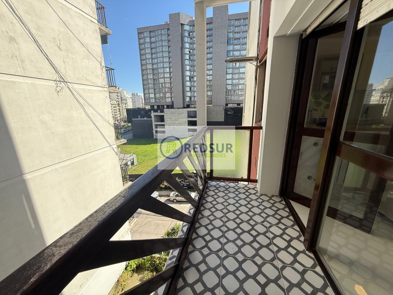 3 amb con balcon saliente