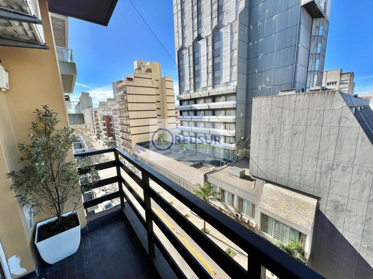 5 AMB AL FTE CON BALCON SALIENTE