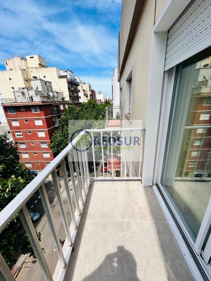 1 amb dividido y balcon a la calle 