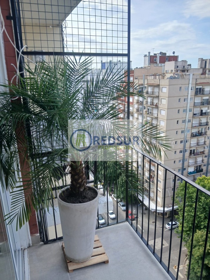 2 AMB RECICLADO CON BALCON Y PARRILLA
