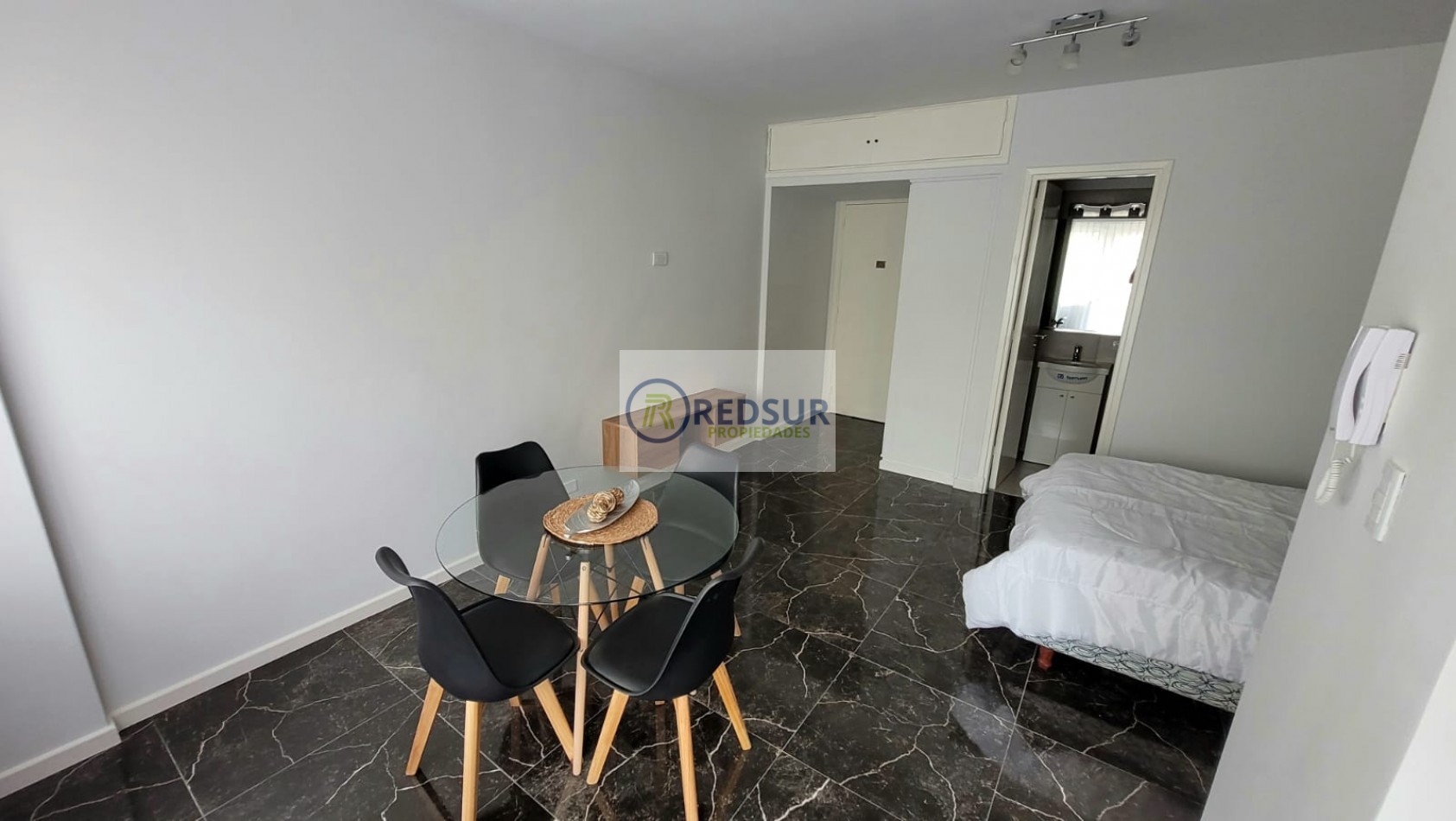 1 AMB EXTERNO CON BALCON