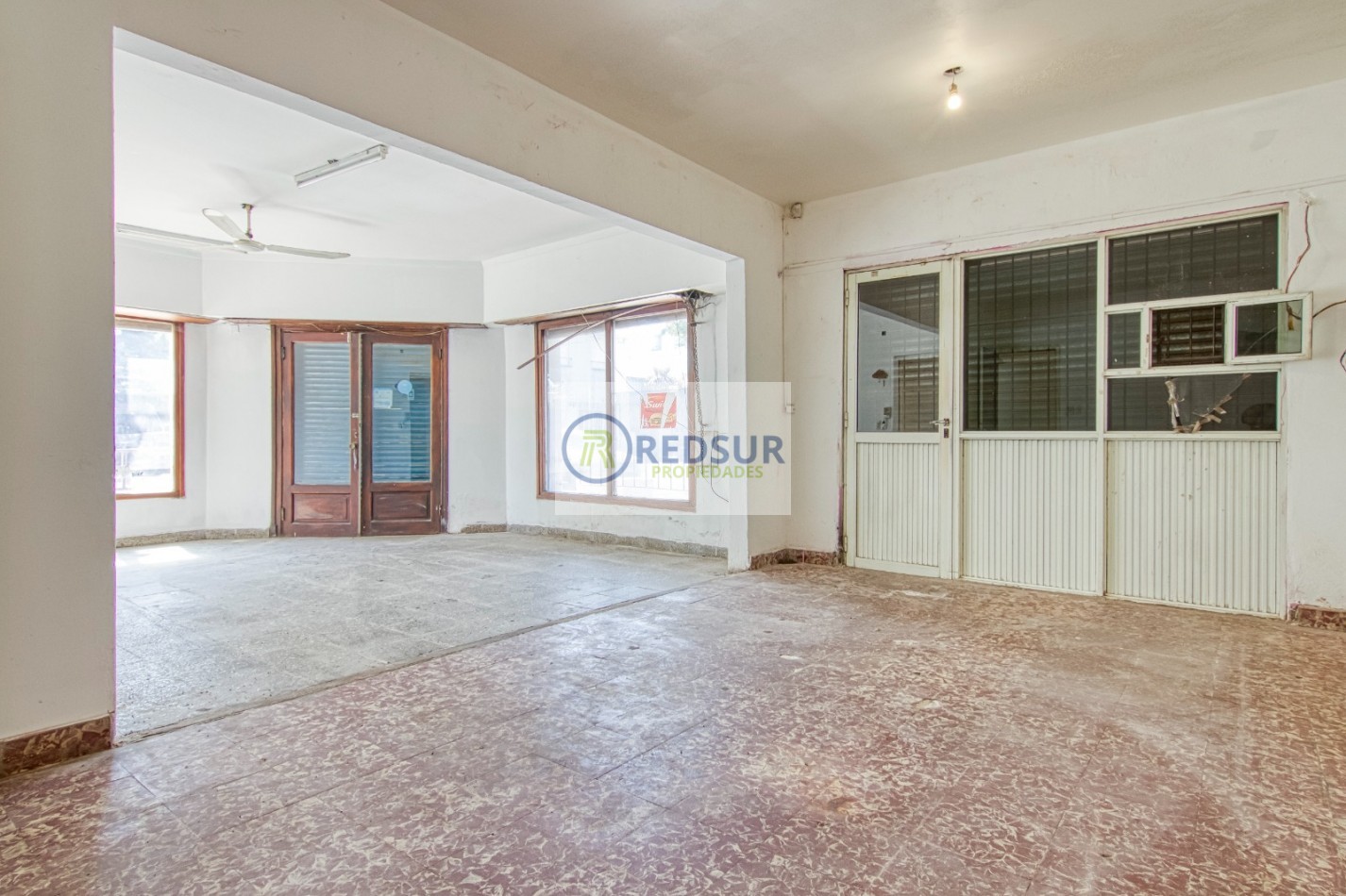 PROPIEDAD CON LOCAL COMERCIAL