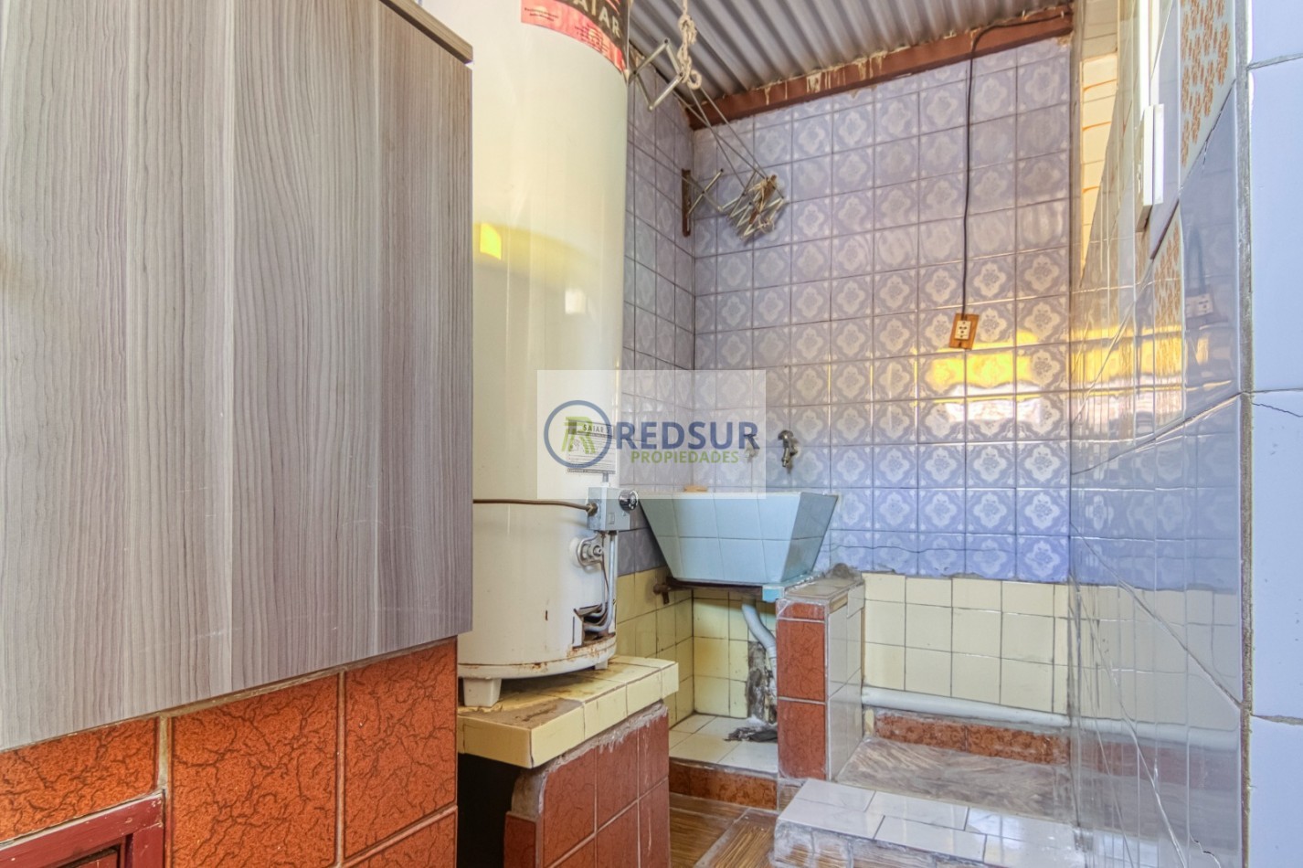 PROPIEDAD CON LOCAL COMERCIAL