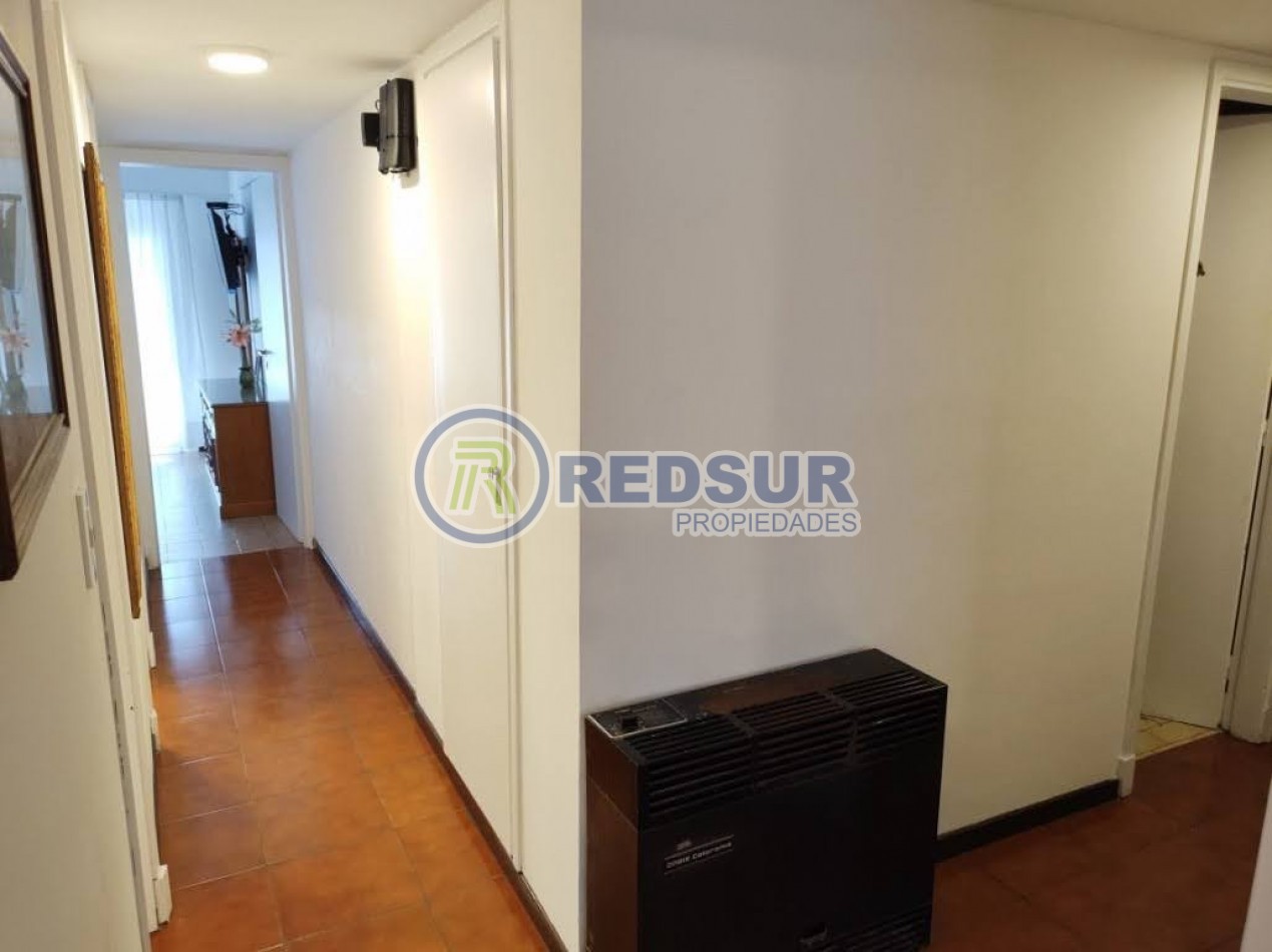 HERMOSO DEPARTAMENTO DE 4 AMBIENTES CON DEPENDENCIA Y CON COCHERA