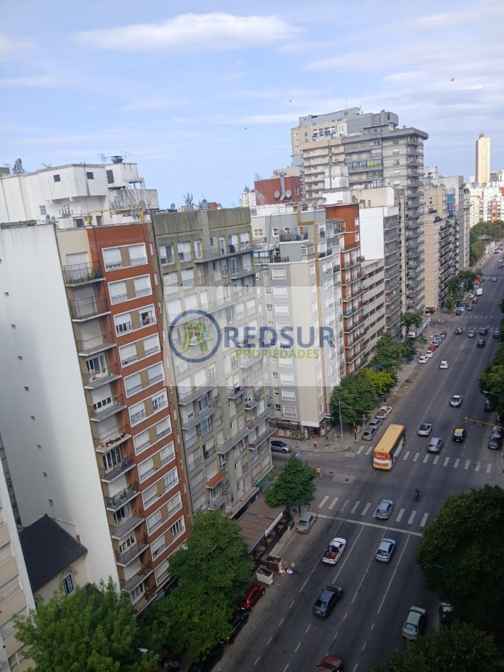 2 AMB RECICLADO CON BALCON Y PARRILLA