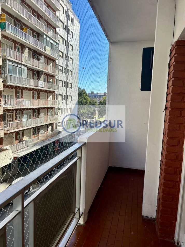 1AMB AL FRENTE CON BALCON