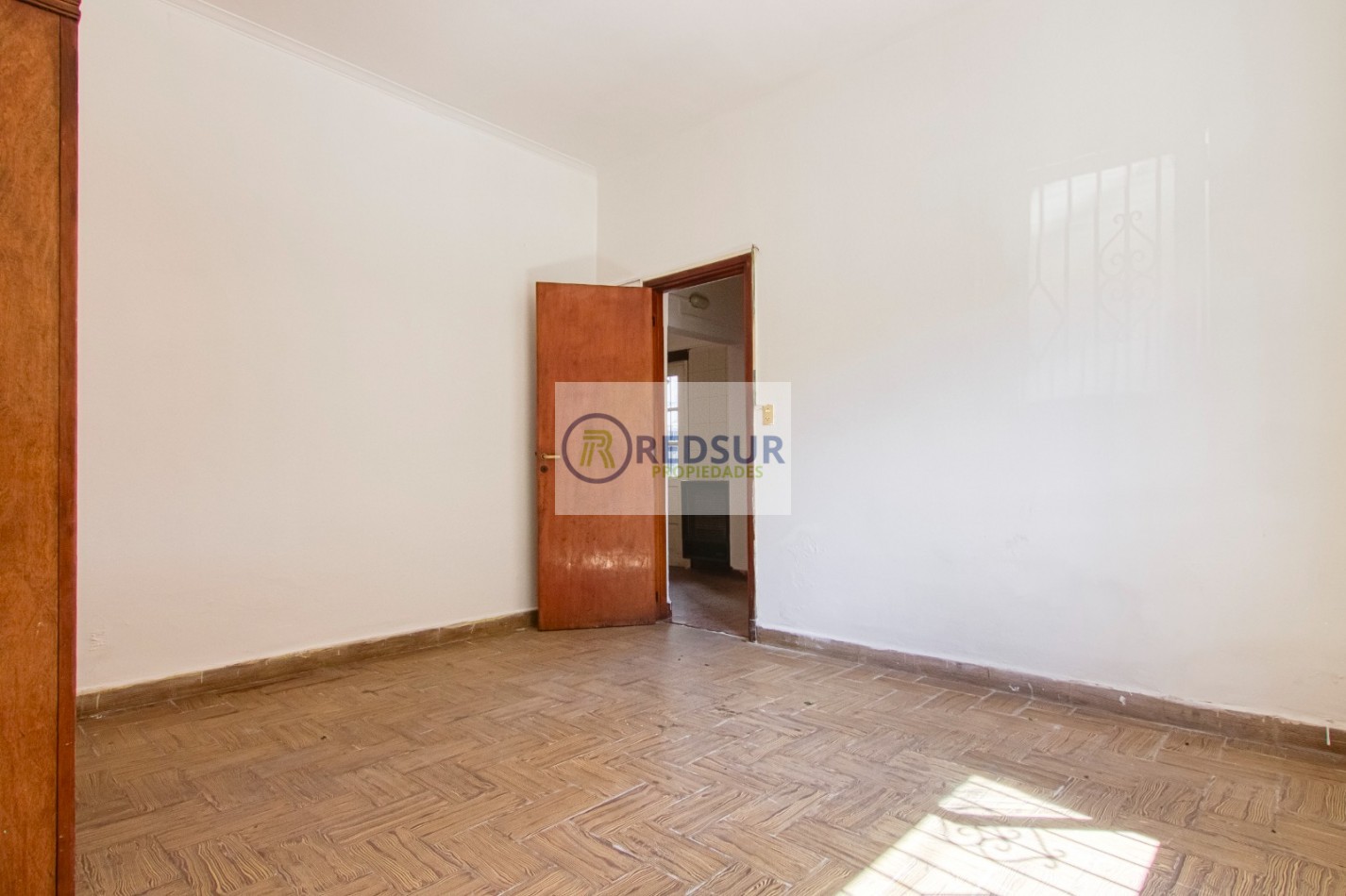 PROPIEDAD CON LOCAL COMERCIAL