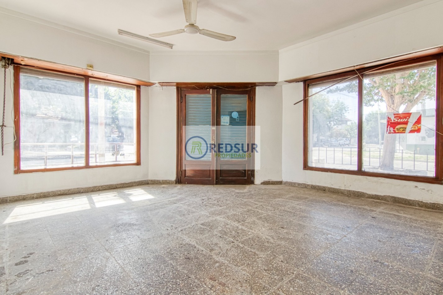 PROPIEDAD CON LOCAL COMERCIAL
