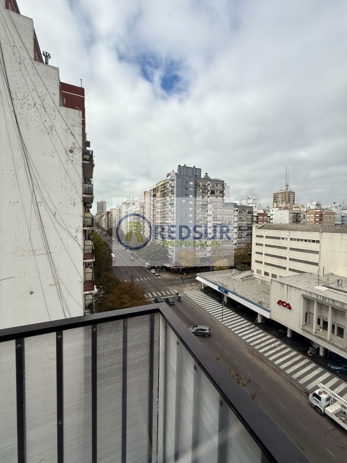 2 AMBIENTES CON BALCON 