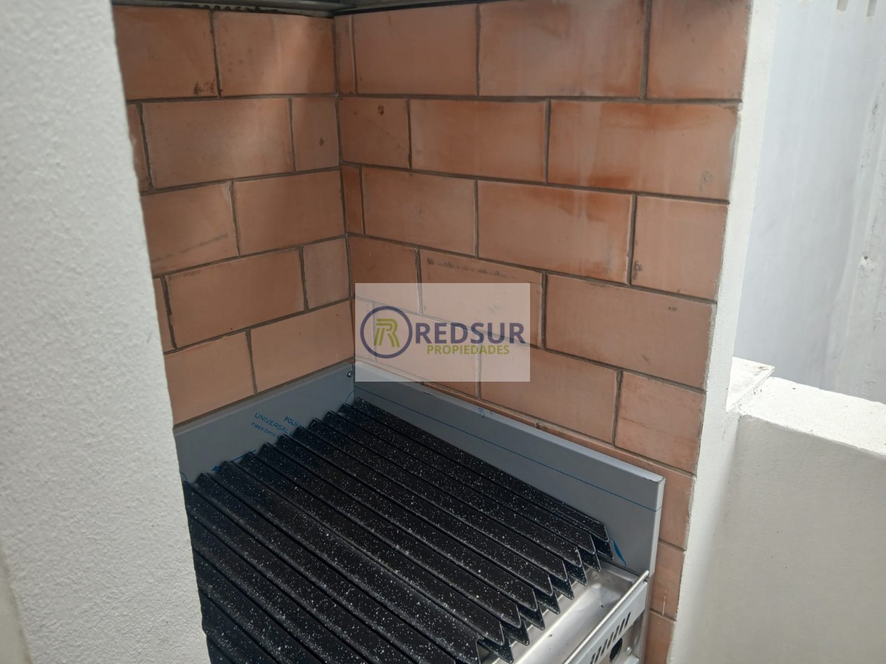 2 AMB RECICLADO CON BALCON Y PARRILLA