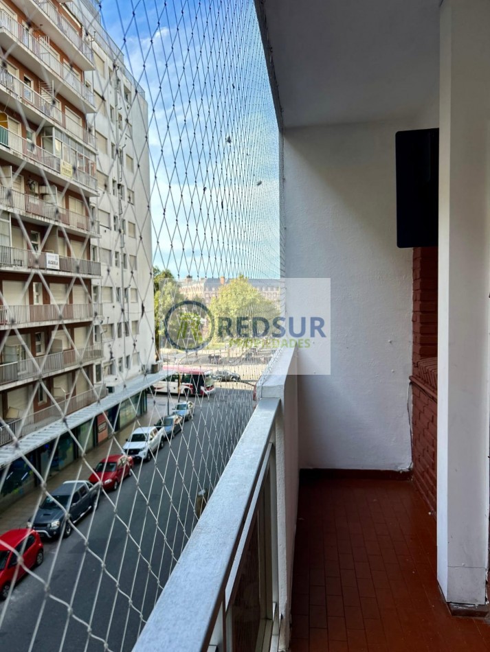 1AMB AL FRENTE CON BALCON