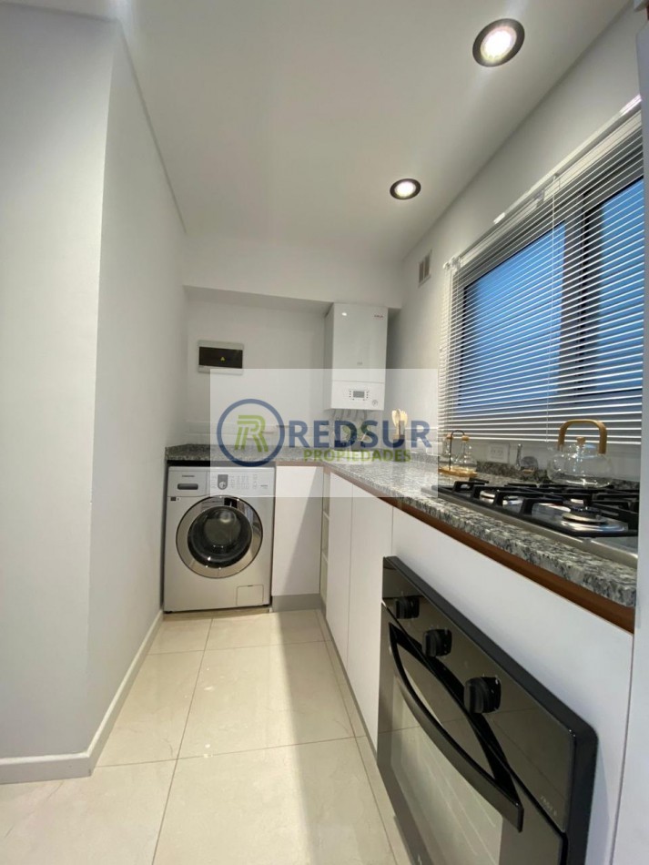 3 ambientes a la calle con balcon frances y vista al mar 
