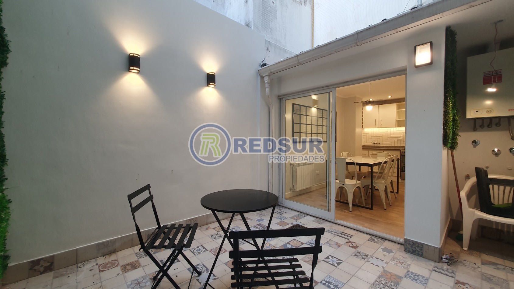 3 AMBIENTES CON PATIO 