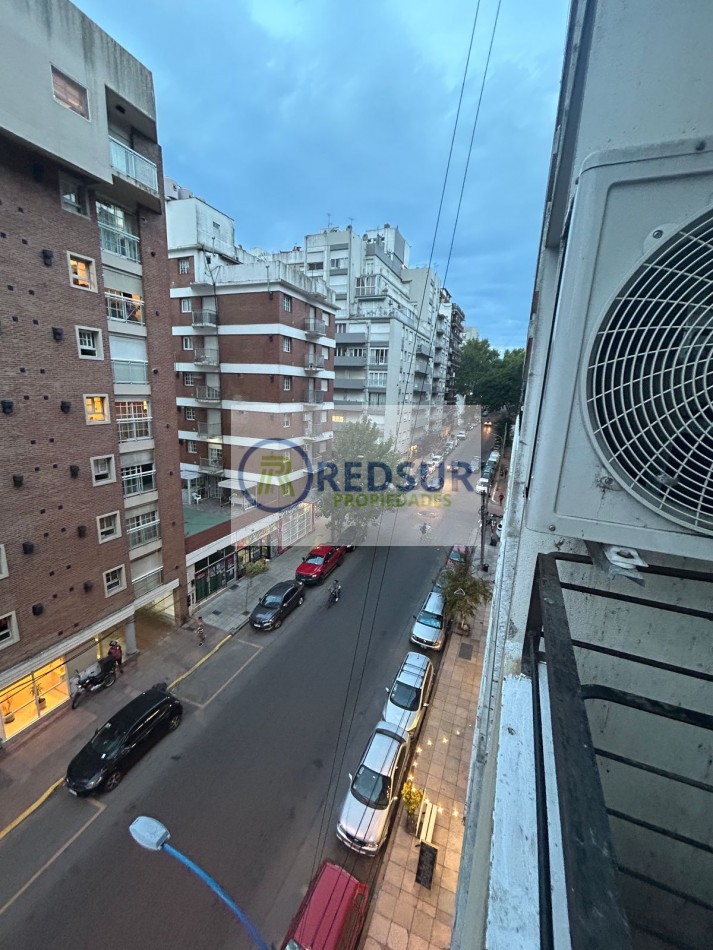 2 AMBIENTES CON BALCON A LA CALLE