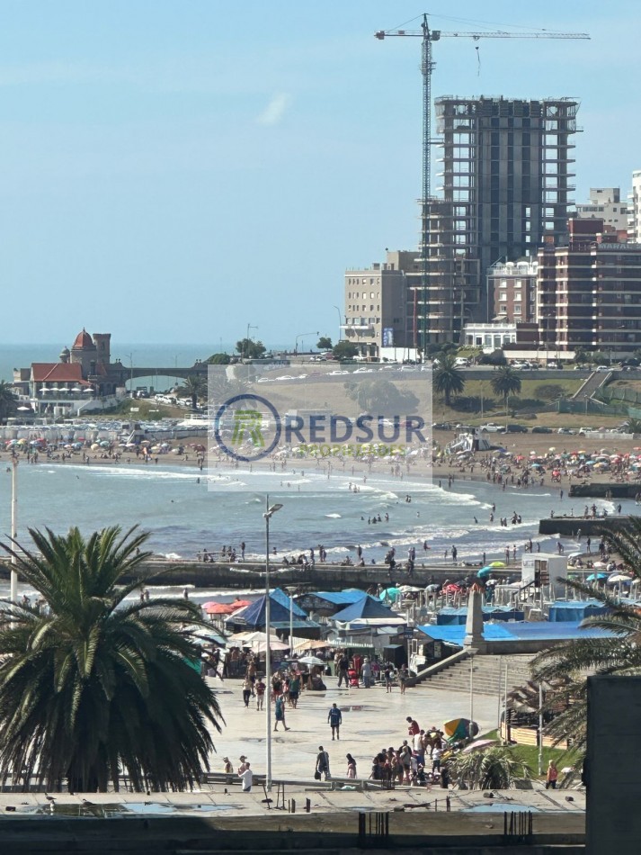 3 ambientes a la calle balcón francés y vista parcial al mar