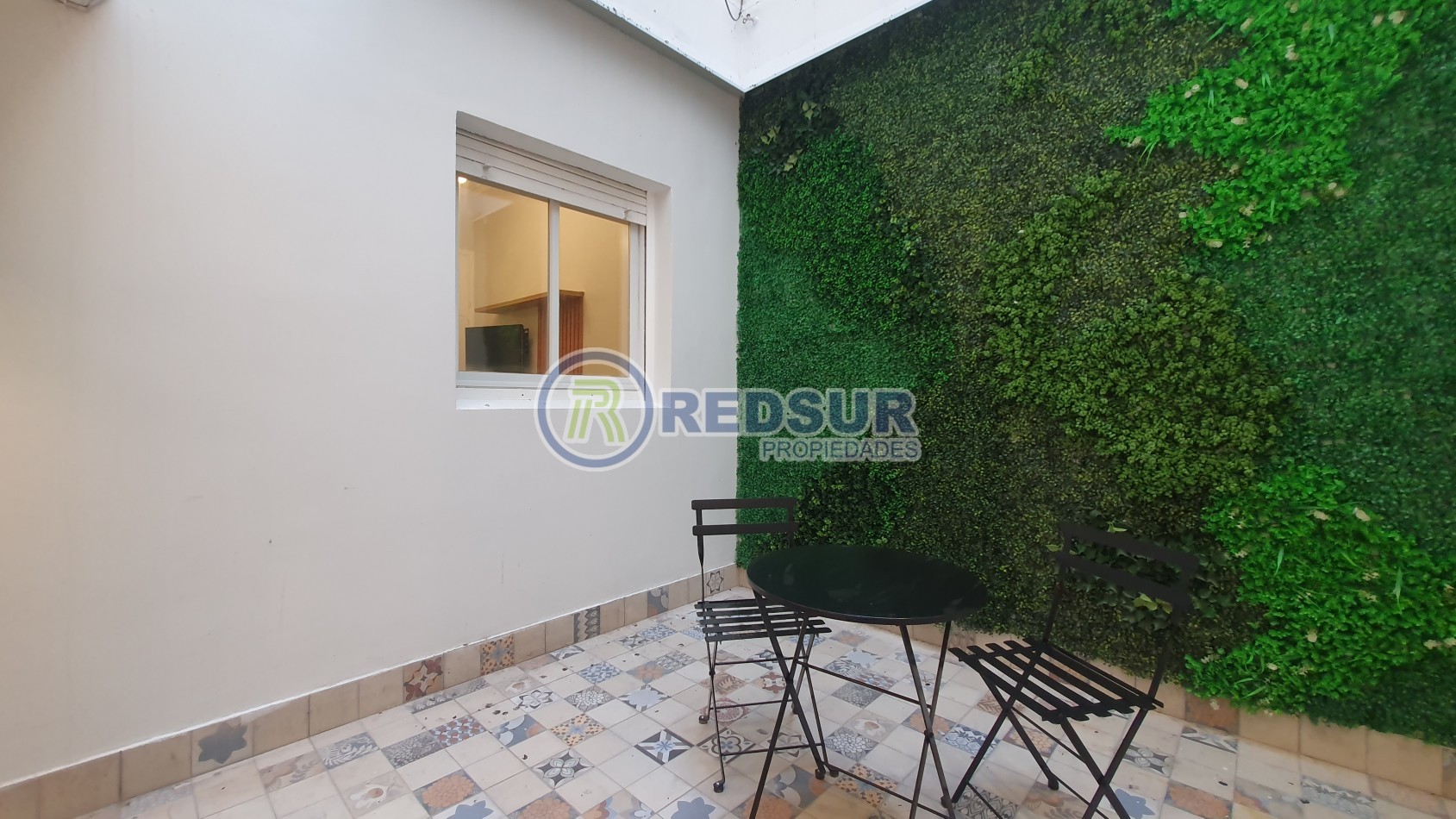 3 AMBIENTES CON PATIO 