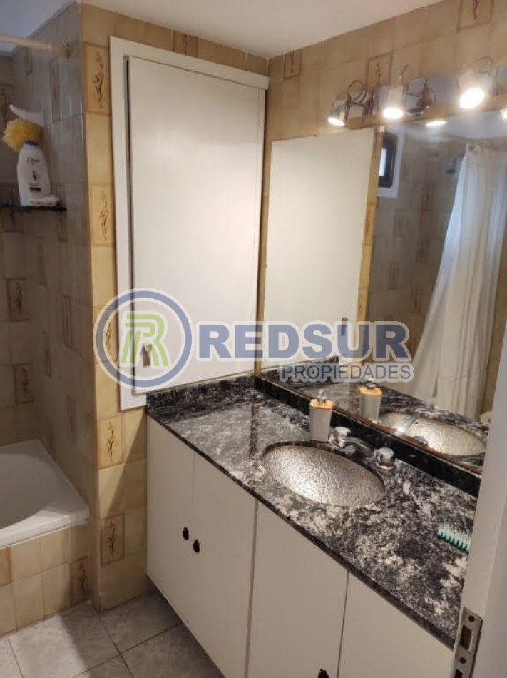 HERMOSO DEPARTAMENTO DE 4 AMBIENTES CON DEPENDENCIA Y CON COCHERA