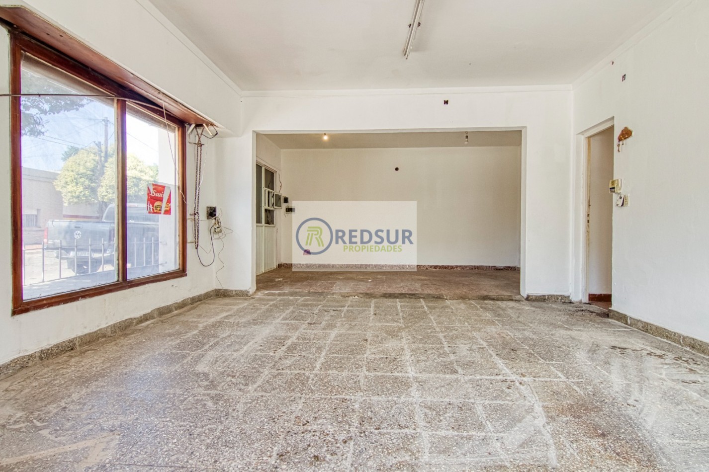 PROPIEDAD CON LOCAL COMERCIAL