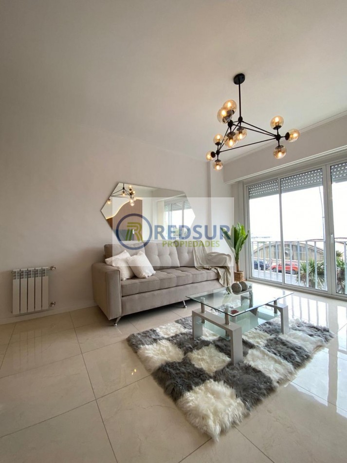3 ambientes a la calle con balcon frances y vista al mar 
