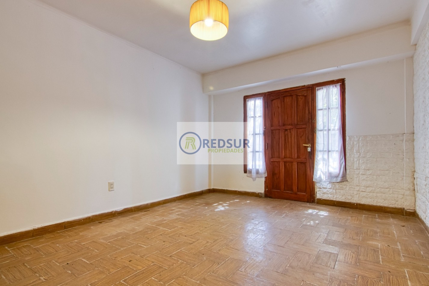 PROPIEDAD CON LOCAL COMERCIAL