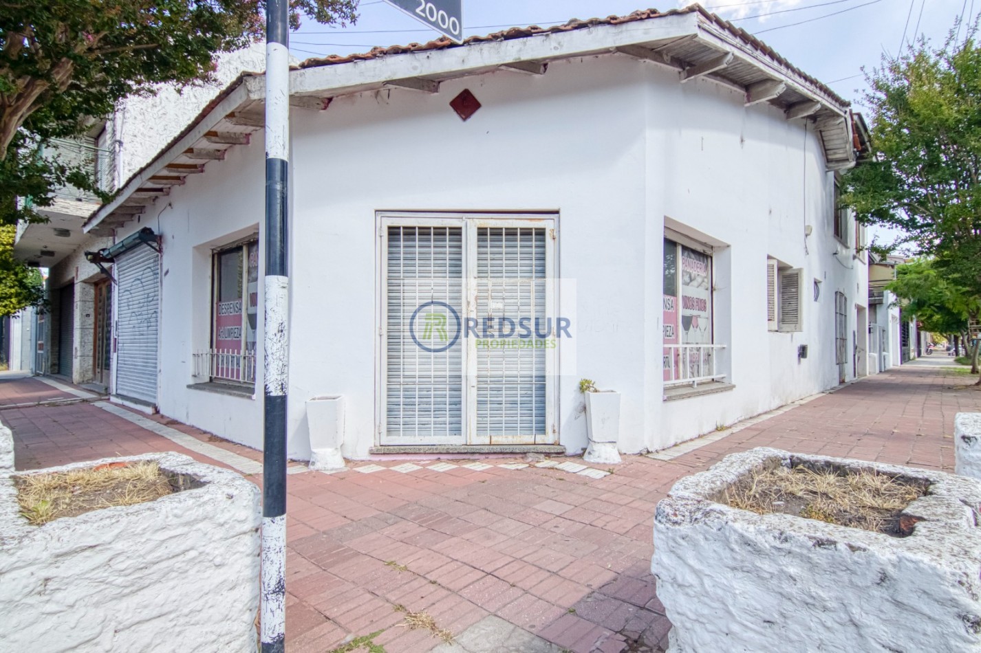 PROPIEDAD CON LOCAL COMERCIAL