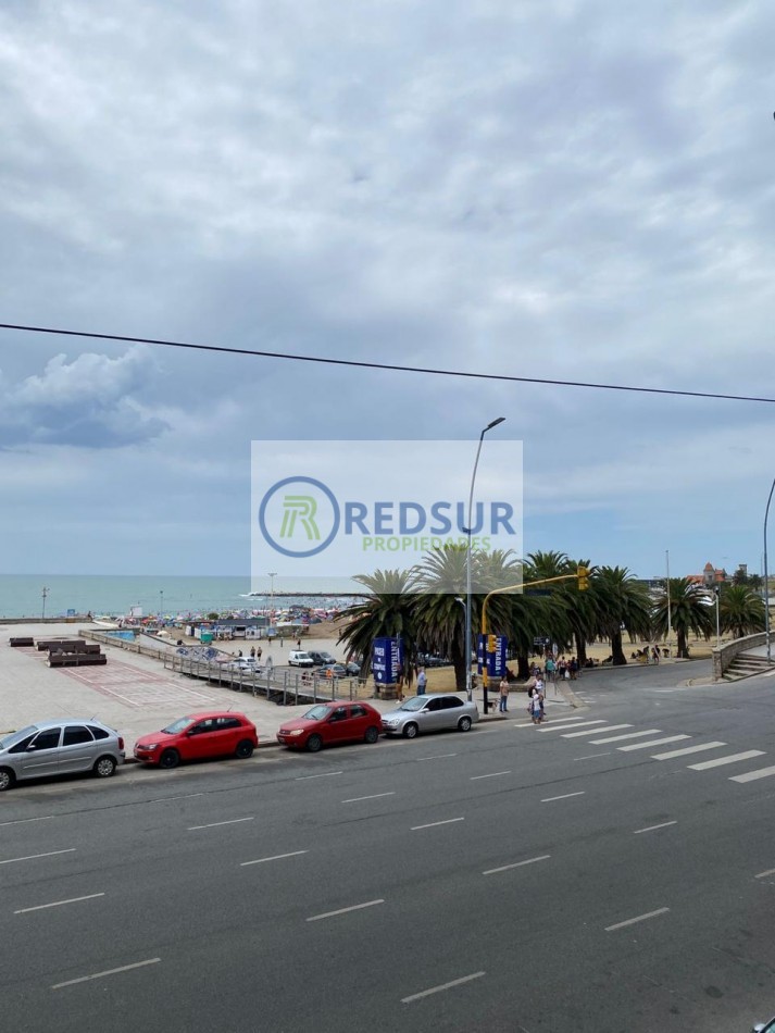 3 ambientes a la calle con balcon frances y vista al mar 