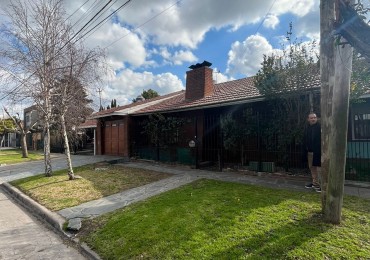 Hermoso chalet en barrio Los Pinares. Terreno de 10x33