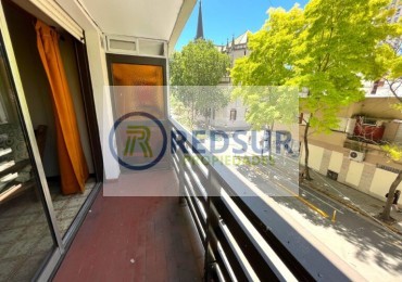 3 AMBIENTES CON BALCON A LA CALLE 