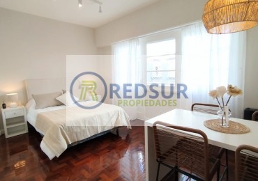 MONOAMBIENTE A LA CALLE CON BALCON.